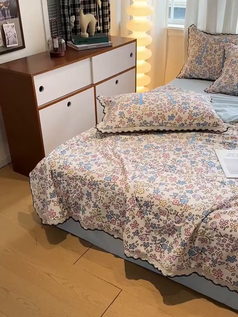 91家纺网 家纺一手货源 找家纺 花伞家居 2026新款蕾丝花边皱皱双层纱夏被四件套含买家秀 夏被-美丽花园
