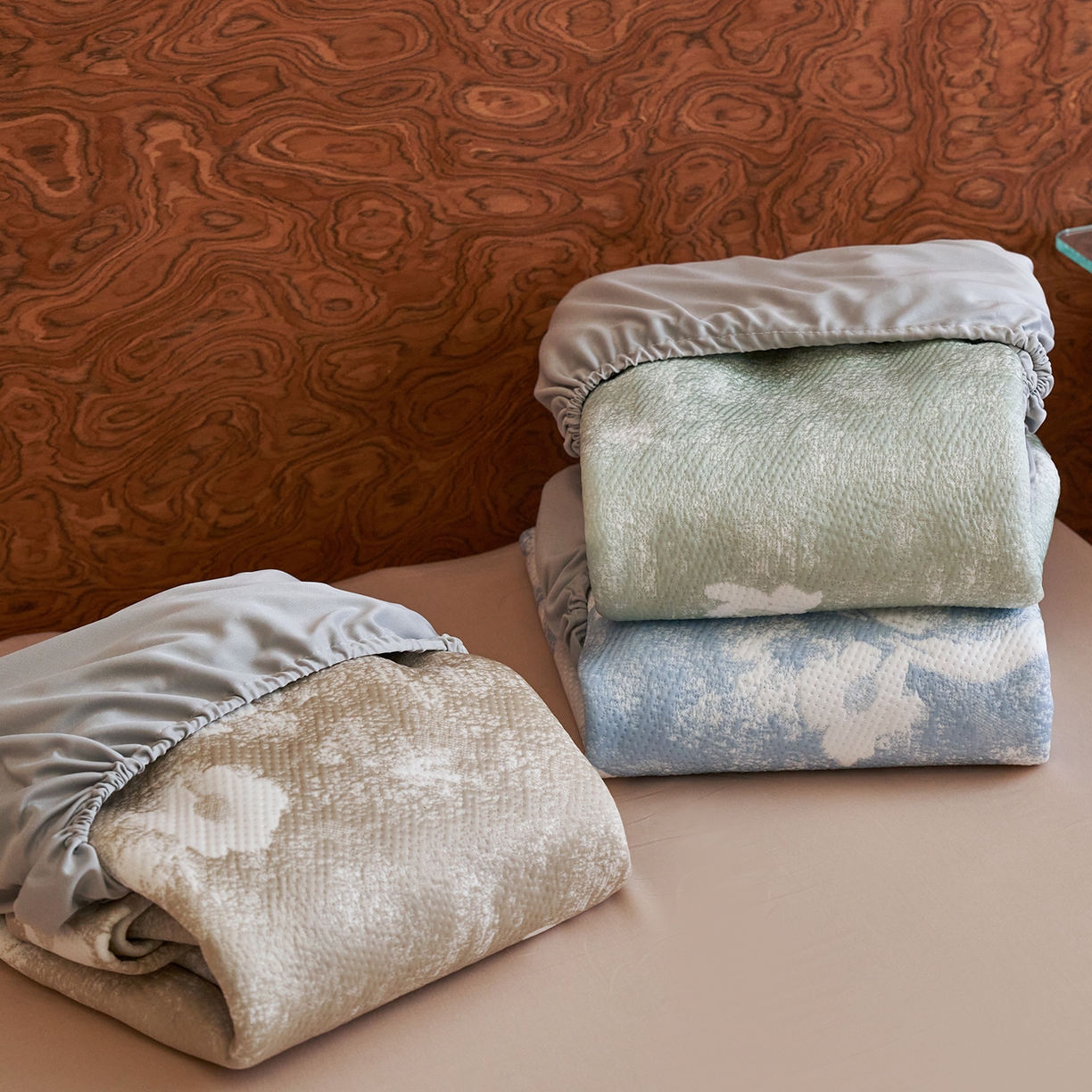 91家纺网 家纺一手货源 找家纺 （总）千朵森 2026新款花卉系列冰感提花款凉席三件套