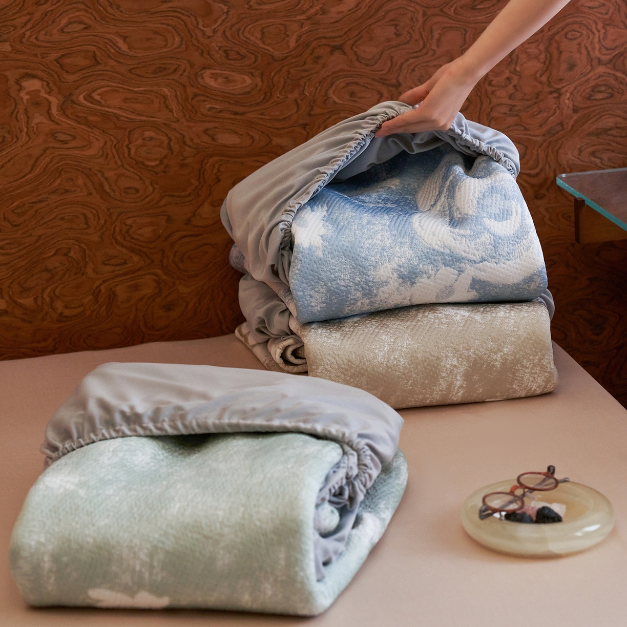 91家纺网 家纺一手货源 找家纺 千朵森 2026新款花卉系列冰感提花款凉席三件套 组合