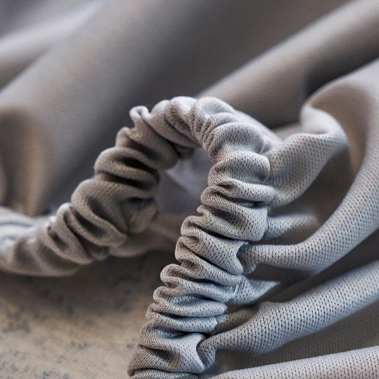 91家纺网 家纺一手货源 找家纺 千朵森 2026新款花卉系列冰感提花款凉席三件套 雾蓝屿