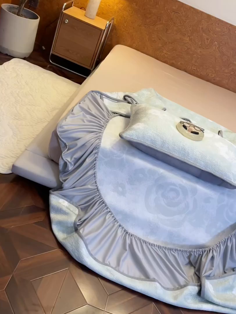 91家纺网 家纺一手货源 找家纺 千朵森 2026新款花卉系列冰感提花款凉席三件套 青萝屿