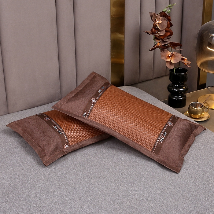 91家纺网 家纺一手货源 找家纺 梦叶草 2026新款全荞麦壳枕头夏季冰丝藤席枕芯冰藤荞麦枕竹面竹条凉席枕枕头枕芯 直角PU冰藤荞麦枕-咖色