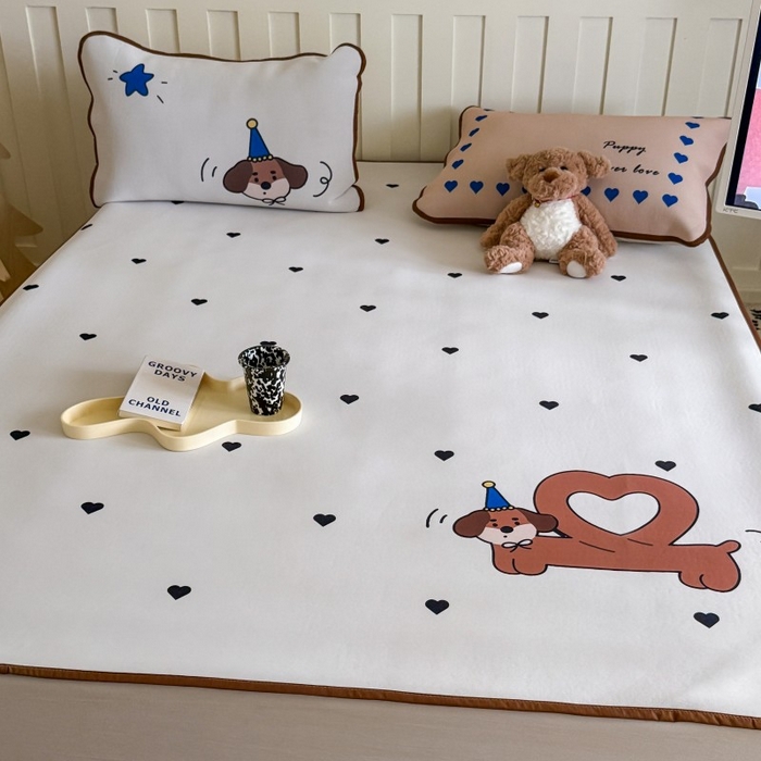 91家纺网 家纺一手货源 找家纺 顾里家纺 2026新款Chic风冰感纤维软席席子凉席 爱心腊肠狗