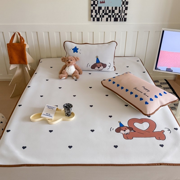 91家纺网 家纺一手货源 找家纺 顾里家纺 2026新款Chic风冰感纤维软席席子凉席 爱心腊肠狗