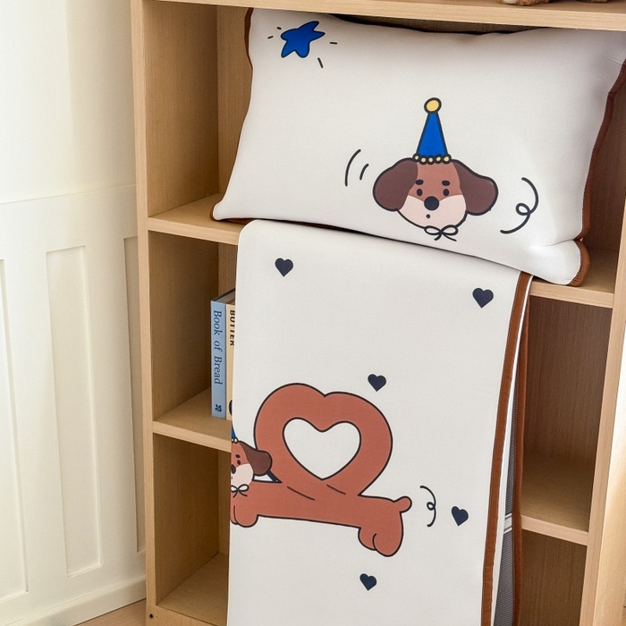 91家纺网 家纺一手货源 找家纺 顾里家纺 2026新款Chic风冰感纤维软席席子凉席 爱心腊肠狗