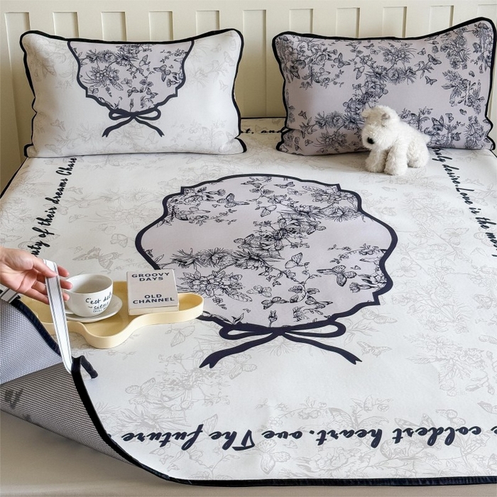 91家纺网 家纺一手货源 找家纺 顾里家纺 2026新款Chic风冰感纤维软席席子凉席 扇韵花