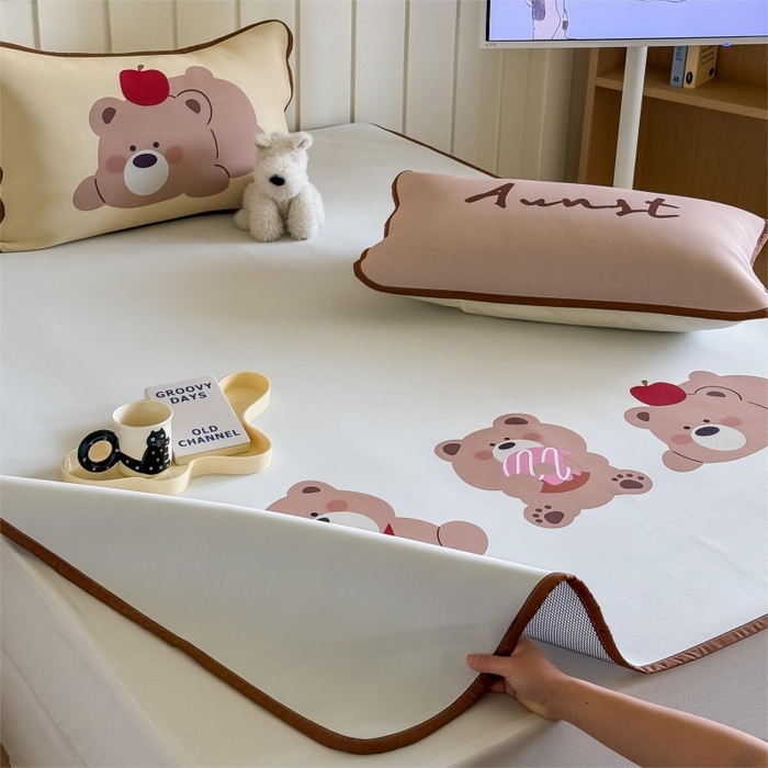 91家纺网 家纺一手货源 找家纺 顾里家纺 2026新款Chic风冰感纤维软席席子凉席 小熊仔