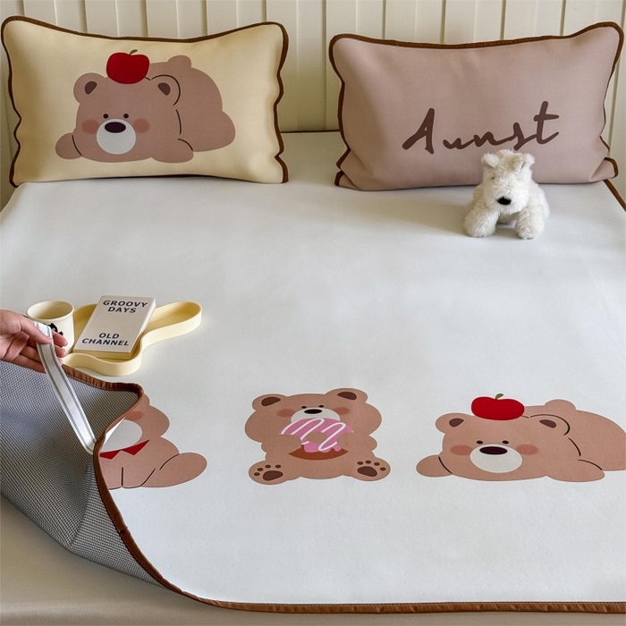 91家纺网 家纺一手货源 找家纺 顾里家纺 2026新款Chic风冰感纤维软席席子凉席 小熊仔