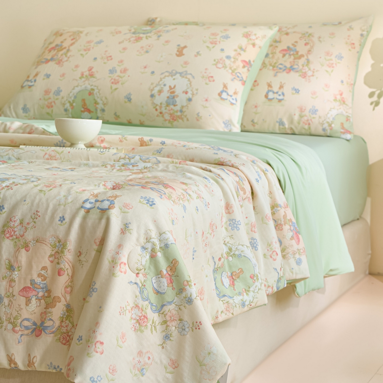 91家纺网 家纺一手货源 找家纺 宜代光年 2026春夏新款全棉双层纱凉感夏被夏凉被空调被 花园小兔