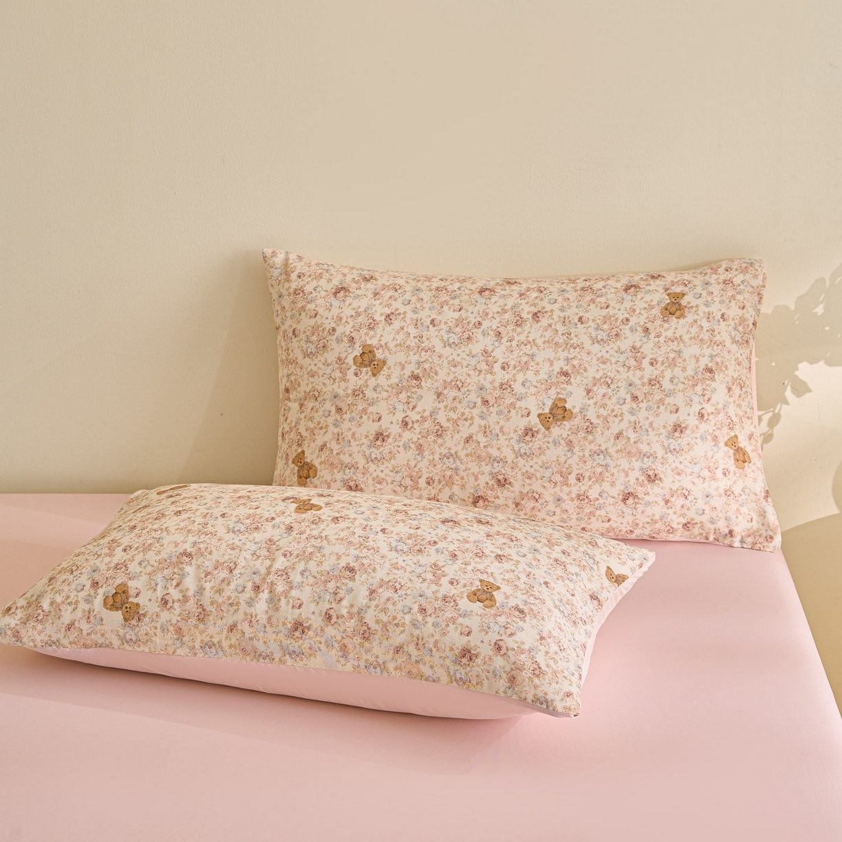 91家纺网 家纺一手货源 找家纺 宜代光年 2026春夏新款全棉双层纱凉感夏被夏凉被空调被 森系小熊-粉