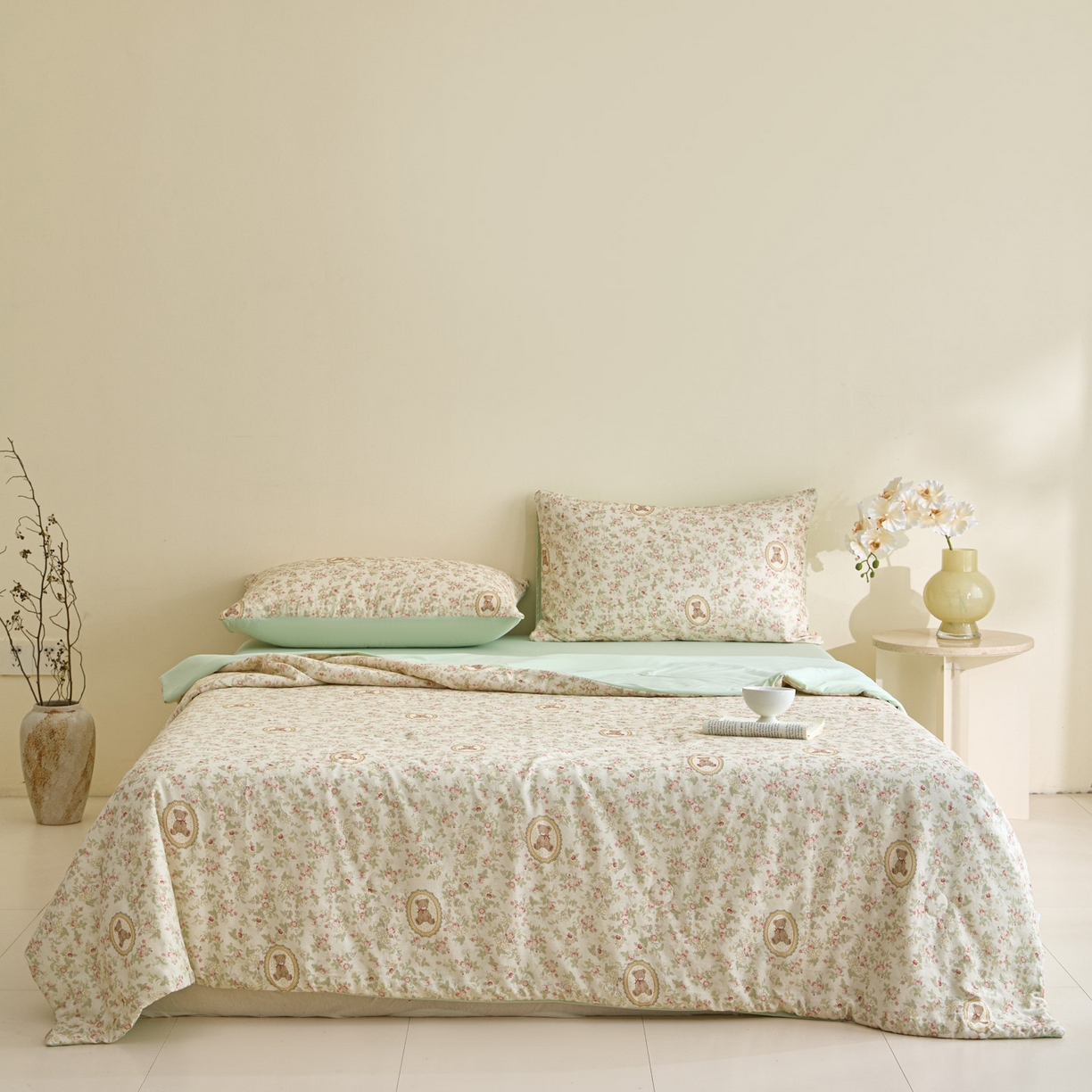 91家纺网 家纺一手货源 找家纺 宜代光年 2026春夏新款全棉双层纱凉感夏被夏凉被空调被 森系小熊-绿