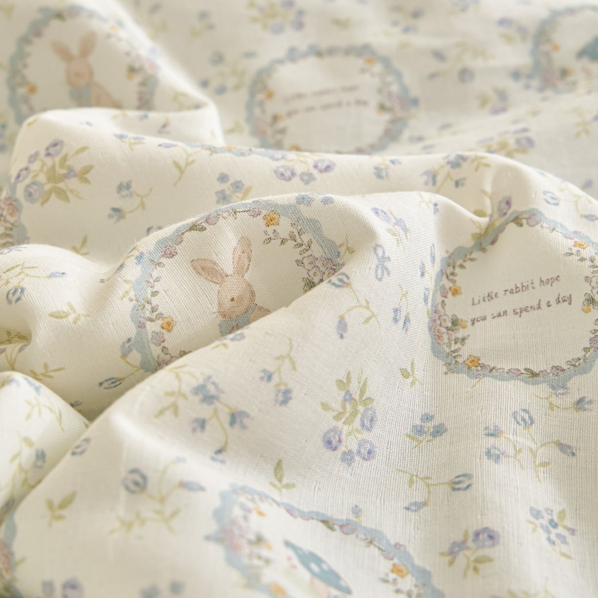 91家纺网 家纺一手货源 找家纺 宜代光年 2026春夏新款全棉双层纱凉感夏被夏凉被空调被 晴空小兔