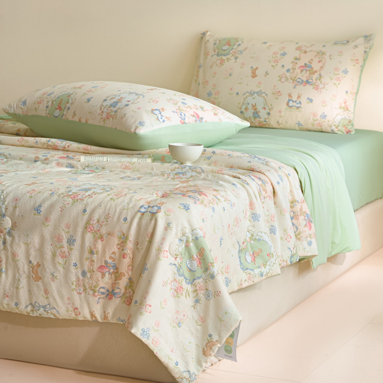 91家纺网 家纺一手货源 找家纺 宜代光年 2026春夏新款全棉双层纱凉感夏被夏凉被空调被 花园小兔