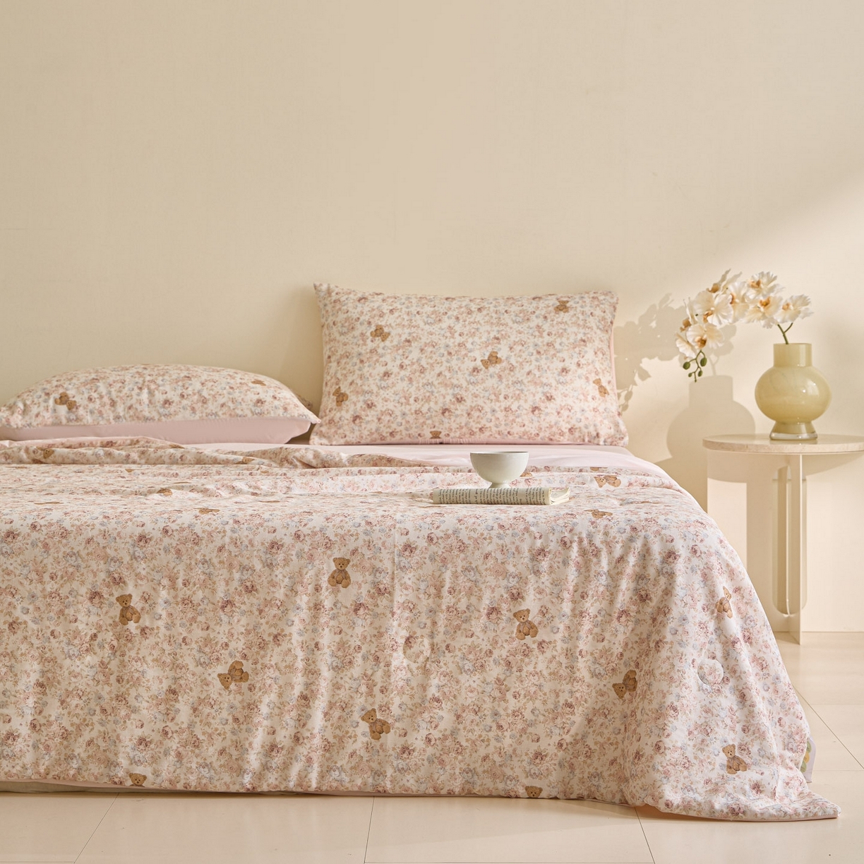 91家纺网 家纺一手货源 找家纺 宜代光年 2026春夏新款全棉双层纱凉感夏被夏凉被空调被 森系小熊-粉