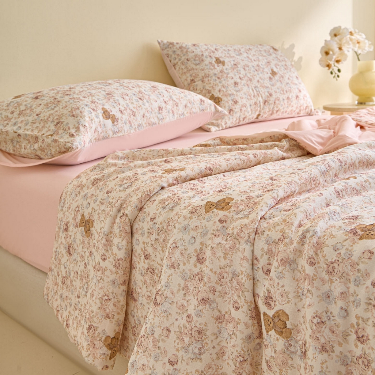 91家纺网 家纺一手货源 找家纺 宜代光年 2026春夏新款全棉双层纱凉感夏被夏凉被空调被 森系小熊-粉