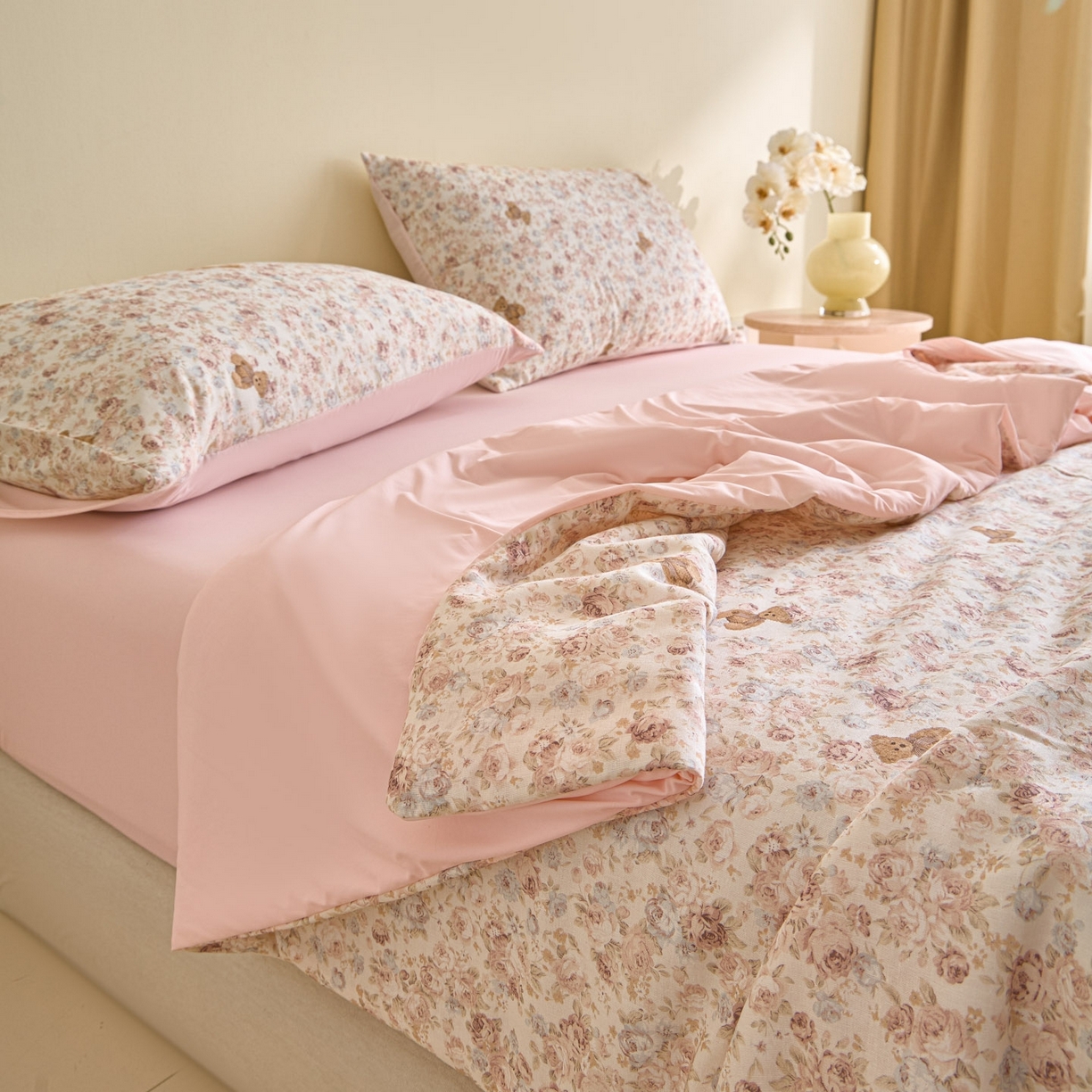 91家纺网 家纺一手货源 找家纺 宜代光年 2026春夏新款全棉双层纱凉感夏被夏凉被空调被 森系小熊-粉