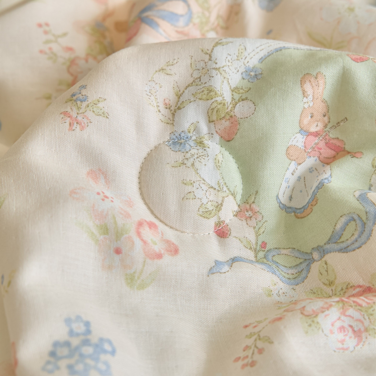 91家纺网 家纺一手货源 找家纺 宜代光年 2026春夏新款全棉双层纱凉感夏被夏凉被空调被 花园小兔