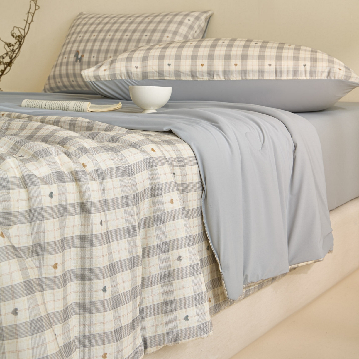 91家纺网 家纺一手货源 找家纺 宜代光年 2026春夏新款全棉双层纱凉感夏被夏凉被空调被 奶杏格调