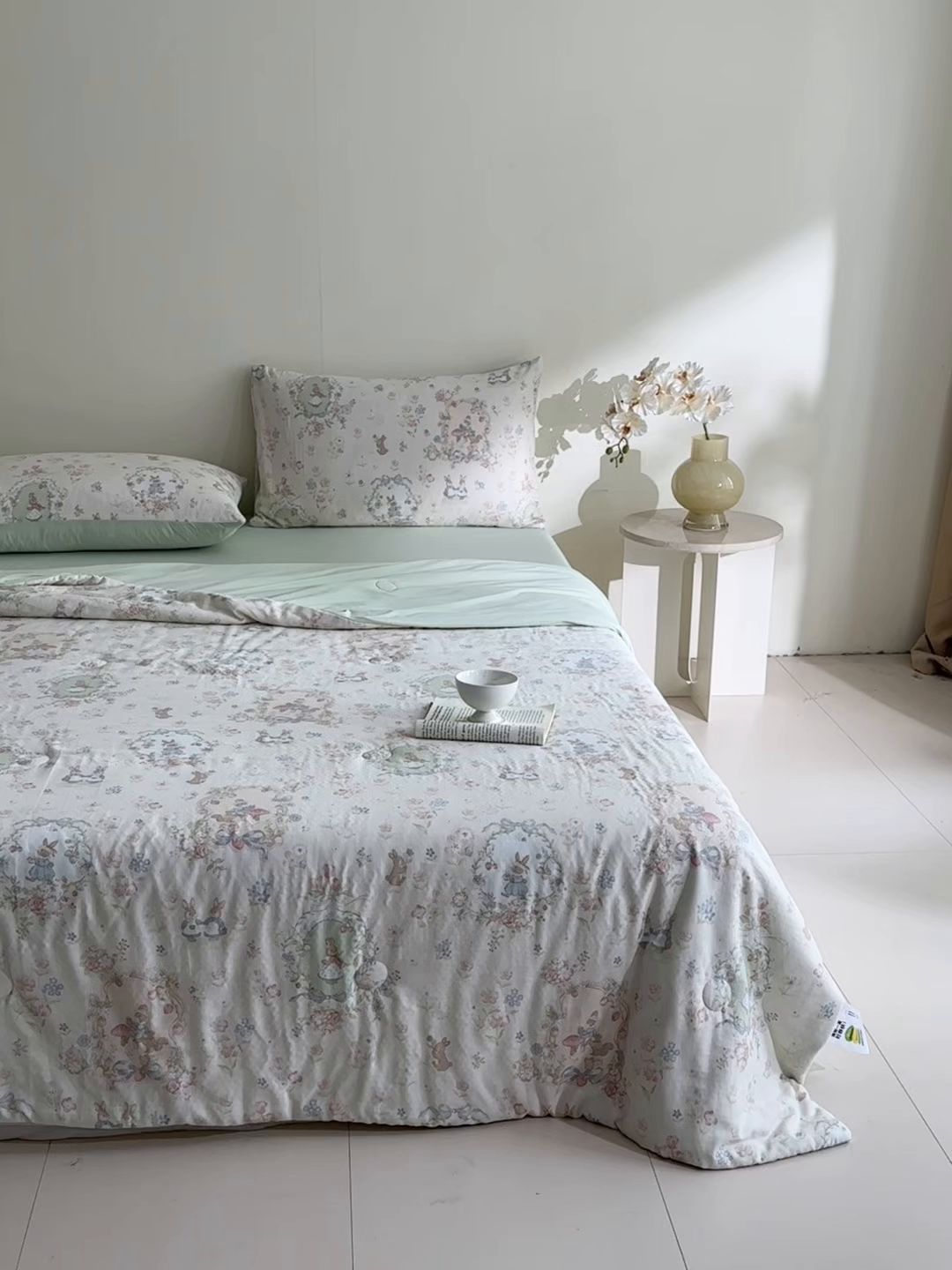 91家纺网 家纺一手货源 找家纺 宜代光年 2026春夏新款全棉双层纱凉感夏被夏凉被空调被 花园小兔