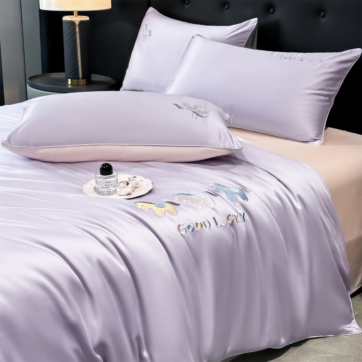 91家纺网 家纺一手货源 找家纺 （总）小久久（小九九） 2026新款水洗冰丝刺绣以梦为马四件套