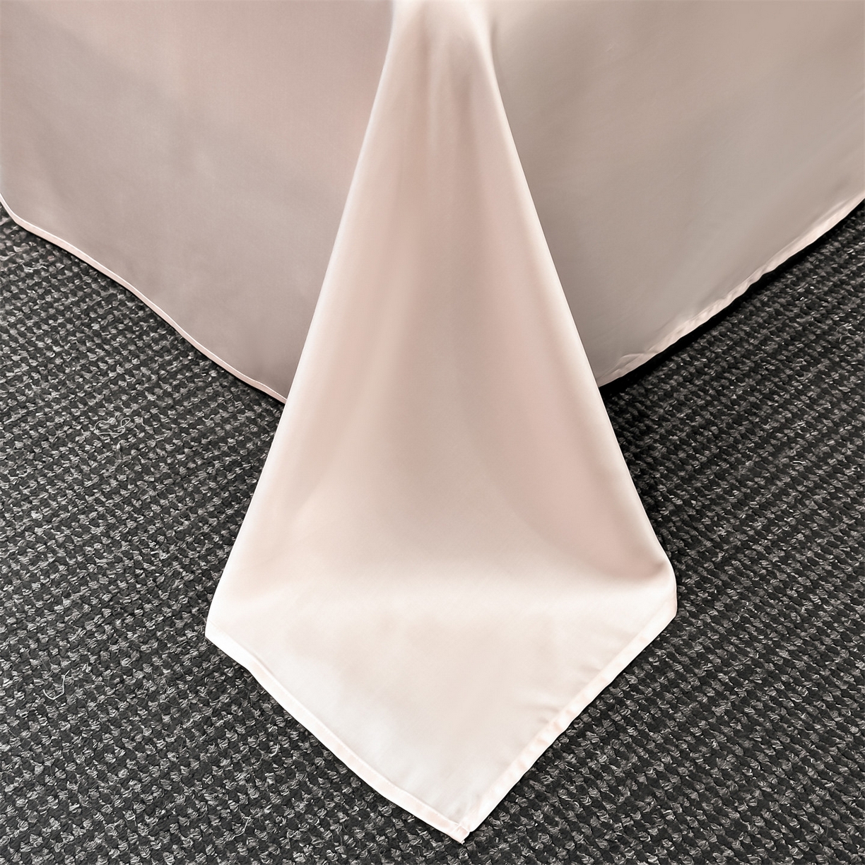 91家纺网 家纺一手货源 找家纺 小久久（小九九） 2026新款水洗冰丝刺绣以梦为马四件套 天空蓝+梧桐杏