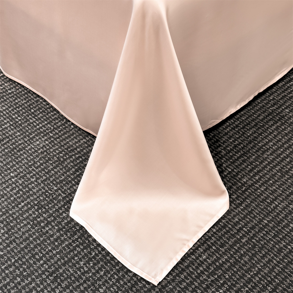 91家纺网 家纺一手货源 找家纺 小久久（小九九） 2026新款水洗冰丝刺绣以梦为马四件套 奶油粉+梧桐杏