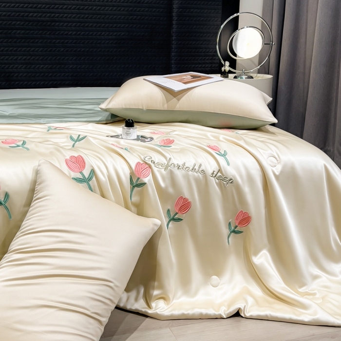 91家纺网 家纺一手货源 找家纺 爱彼家纺 2026夏季新款水洗冰丝轻奢刺绣凉感夏被夏凉被空调被 花朵-奶黄绿