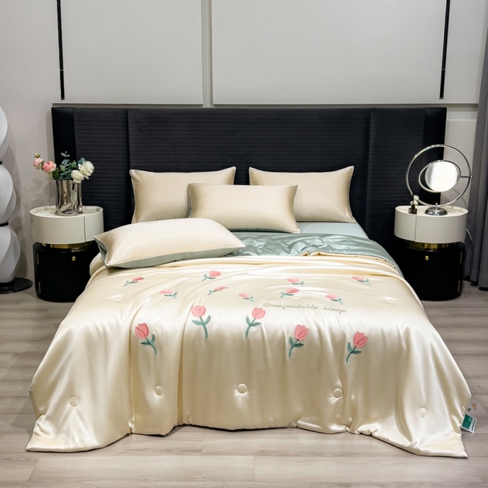 91家纺网 家纺一手货源 找家纺 爱彼家纺 2026夏季新款水洗冰丝轻奢刺绣凉感夏被夏凉被空调被 花朵-奶黄绿