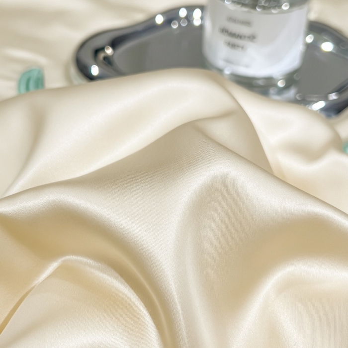 91家纺网 家纺一手货源 找家纺 爱彼家纺 2026夏季新款水洗冰丝轻奢刺绣凉感夏被夏凉被空调被 花朵-奶白紫