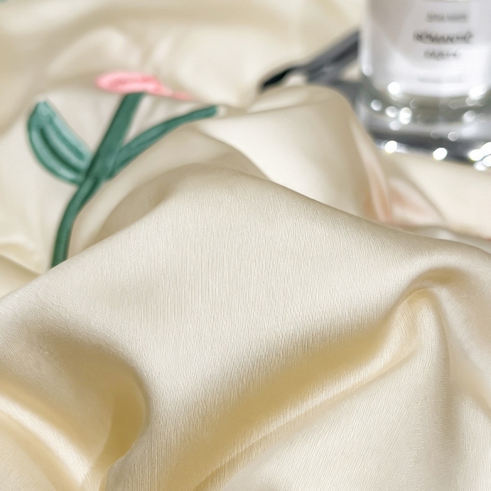 91家纺网 家纺一手货源 找家纺 爱彼家纺 2026夏季新款水洗冰丝轻奢刺绣凉感夏被夏凉被空调被 花朵-奶黄绿