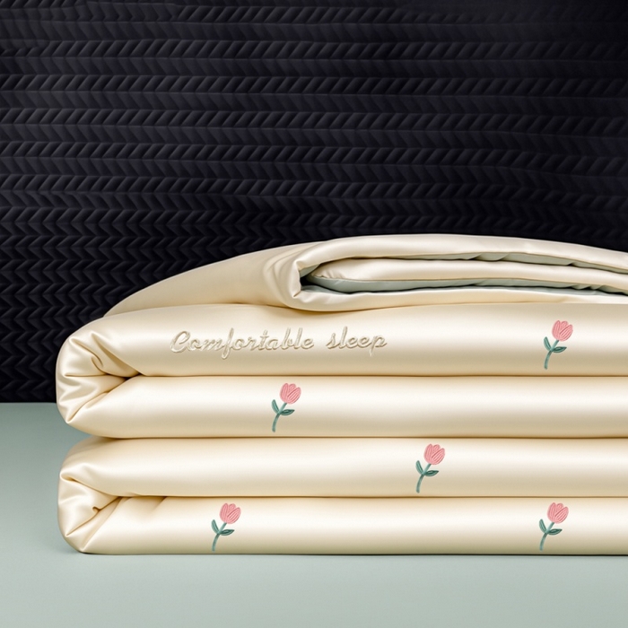 91家纺网 家纺一手货源 找家纺 爱彼家纺 2026夏季新款水洗冰丝轻奢刺绣凉感夏被夏凉被空调被 花朵-奶黄绿