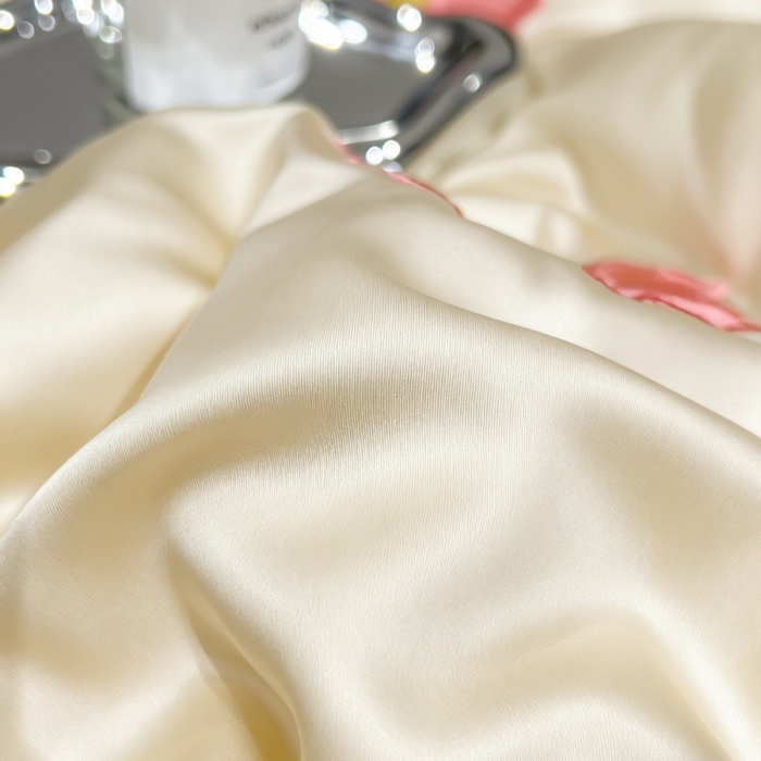 91家纺网 家纺一手货源 找家纺 爱彼家纺 2026夏季新款水洗冰丝轻奢刺绣凉感夏被夏凉被空调被 花瓣-奶白蓝