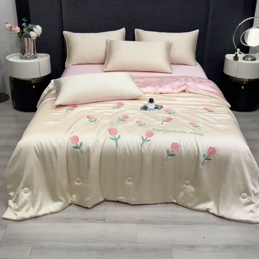 91家纺网 家纺一手货源 找家纺 （总）爱彼家纺 2026夏季新款水洗冰丝轻奢刺绣凉感夏被夏凉被空调被