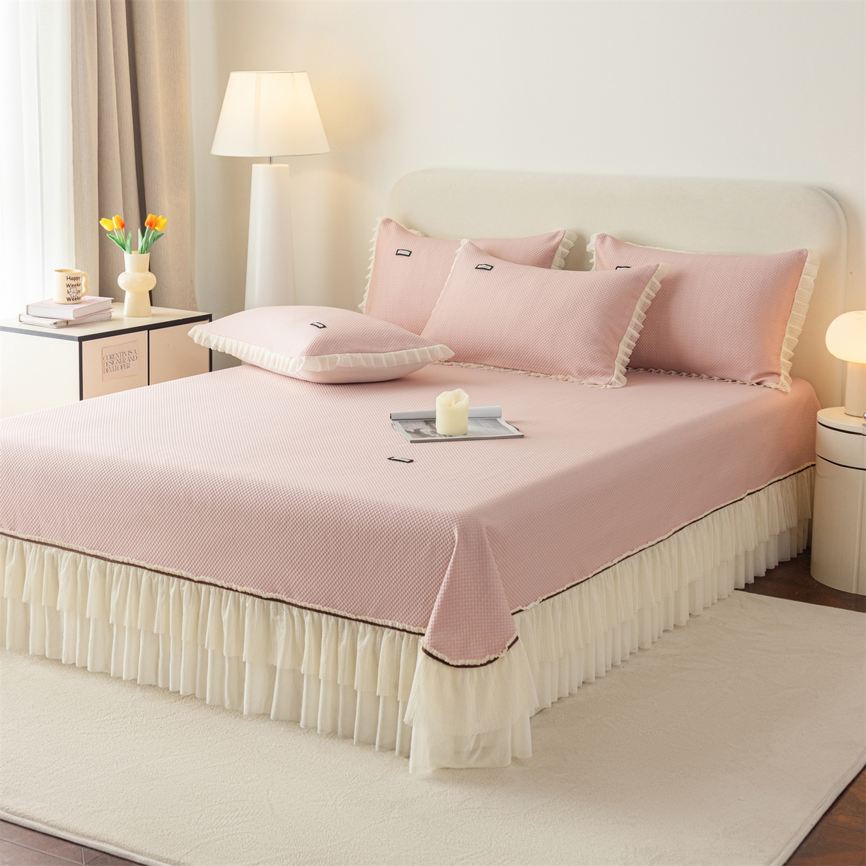 91家纺网 家纺一手货源 找家纺 赛丽雅 2026春夏新款480克A类PE聚乙烯提花冰豆豆凉感床裙款凉席三件套席子空调软席 点点-粉