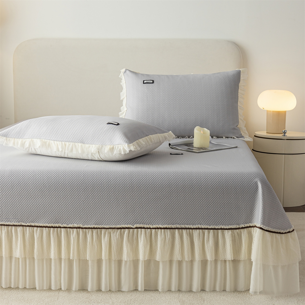 91家纺网 家纺一手货源 找家纺 赛丽雅 2026春夏新款480克A类PE聚乙烯提花冰豆豆凉感床裙款凉席三件套席子空调软席 点点-灰