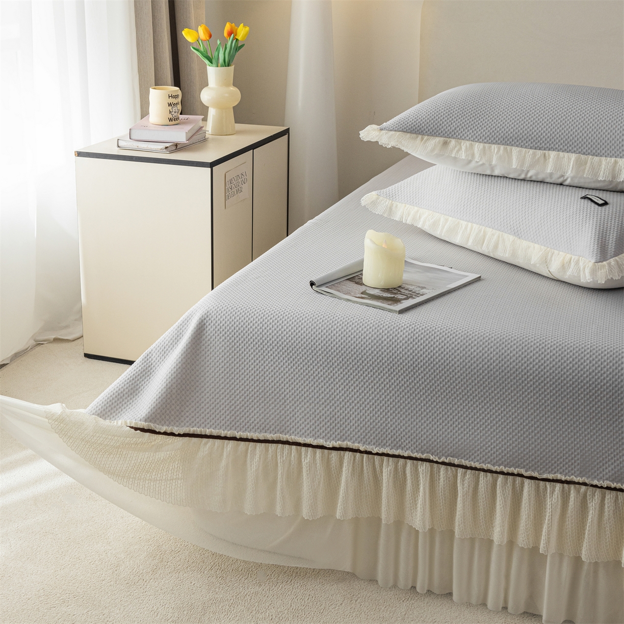 91家纺网 家纺一手货源 找家纺 赛丽雅 2026春夏新款480克A类PE聚乙烯提花冰豆豆凉感床裙款凉席三件套席子空调软席 点点-灰