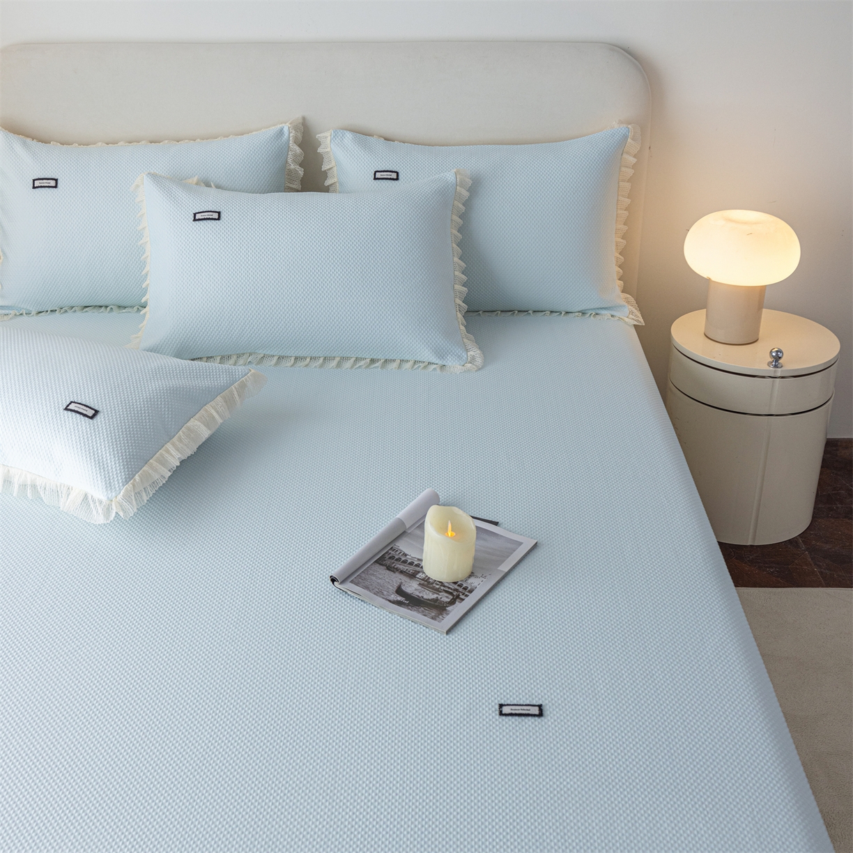 91家纺网 家纺一手货源 找家纺 赛丽雅 2026春夏新款480克A类PE聚乙烯提花冰豆豆凉感床裙款凉席三件套席子空调软席 点点-蓝