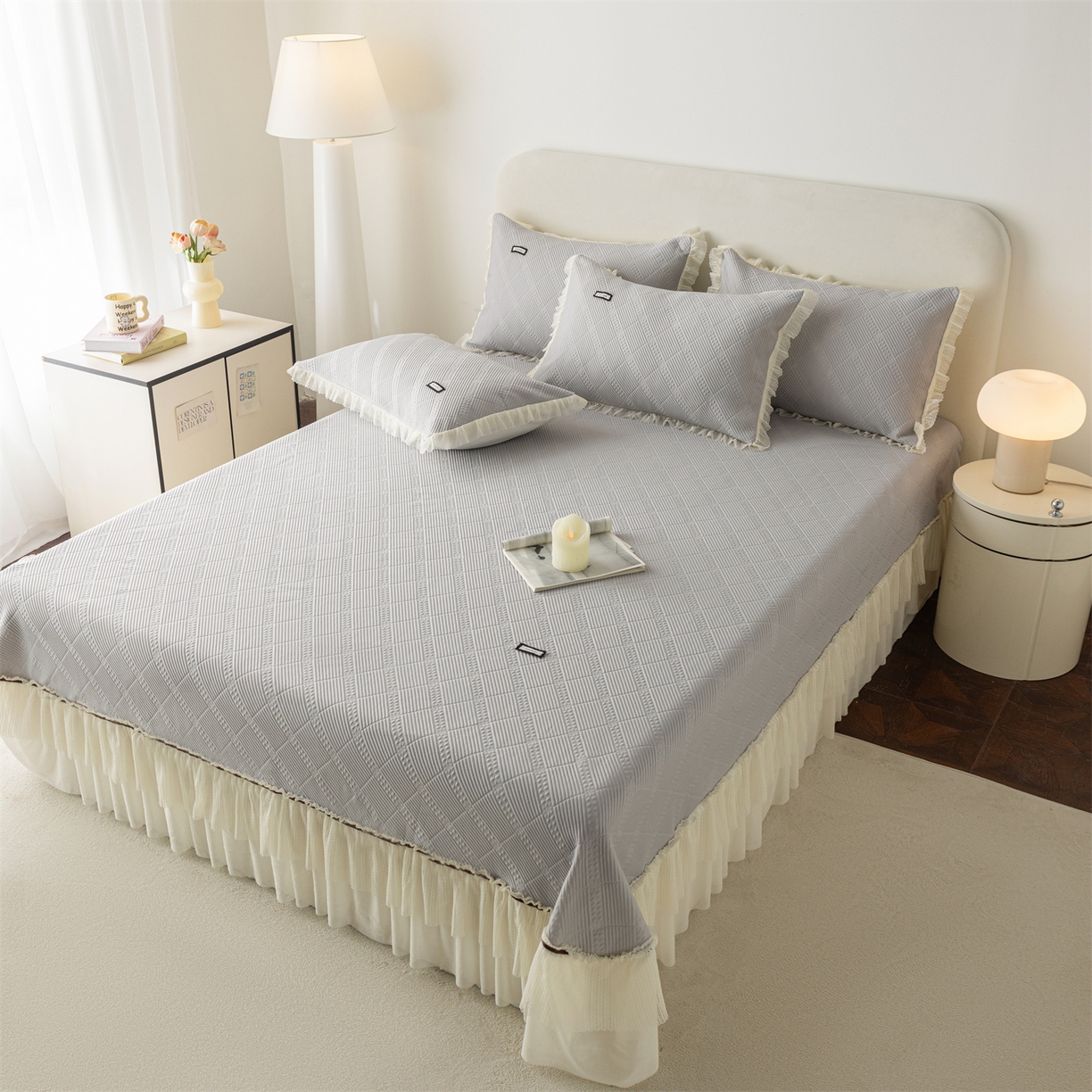 91家纺网 家纺一手货源 找家纺 赛丽雅 2026春夏新款480克A类PE聚乙烯提花冰豆豆凉感床裙款凉席三件套席子空调软席 方格-灰