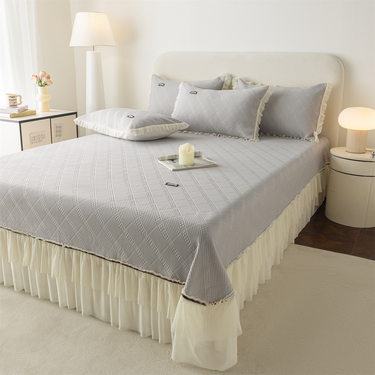 91家纺网 家纺一手货源 找家纺 赛丽雅 2026春夏新款480克A类PE聚乙烯提花冰豆豆凉感床裙款凉席三件套席子空调软席 方格-灰