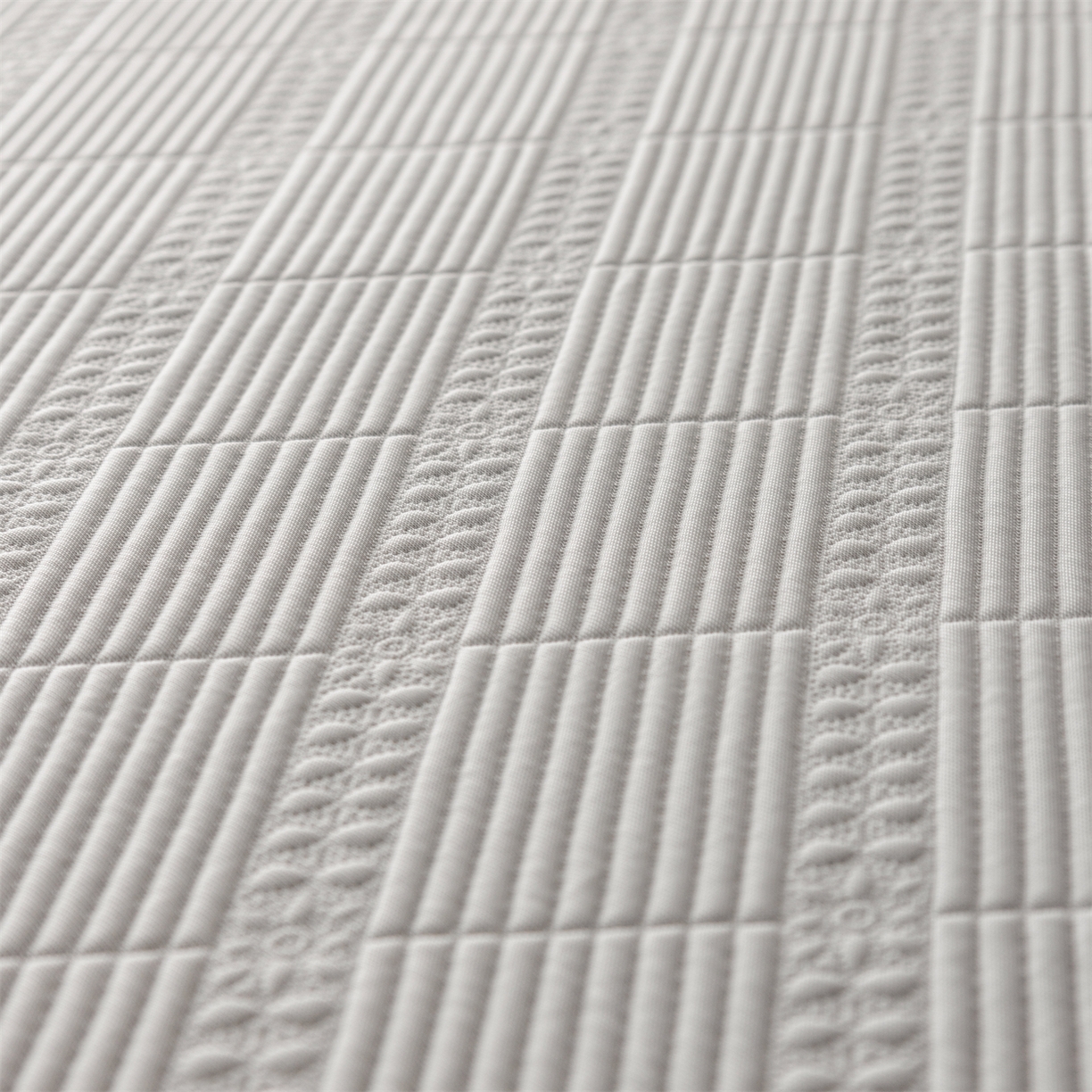 91家纺网 家纺一手货源 找家纺 赛丽雅 2026春夏新款480克A类PE聚乙烯提花冰豆豆凉感床裙款凉席三件套席子空调软席 方格-灰