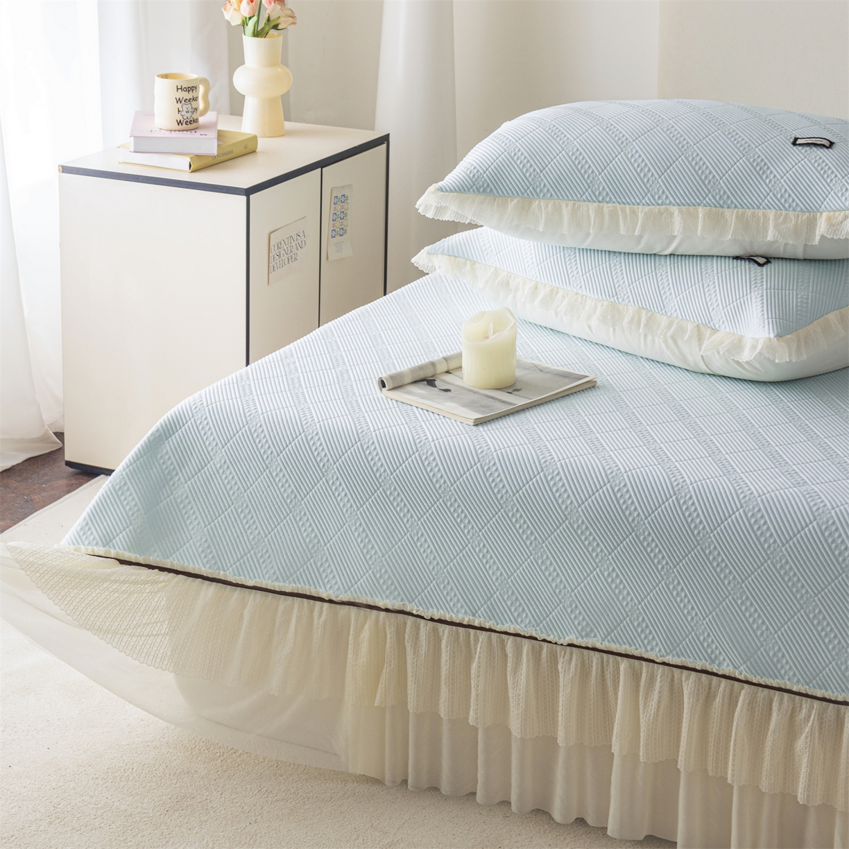 91家纺网 家纺一手货源 找家纺 赛丽雅 2026春夏新款480克A类PE聚乙烯提花冰豆豆凉感床裙款凉席三件套席子空调软席 方格-蓝