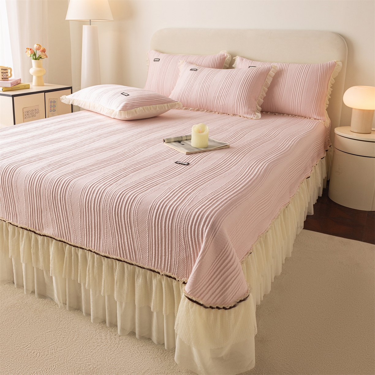 91家纺网 家纺一手货源 找家纺 赛丽雅 2026春夏新款480克A类PE聚乙烯提花冰豆豆凉感床裙款凉席三件套席子空调软席 小蛮腰-粉