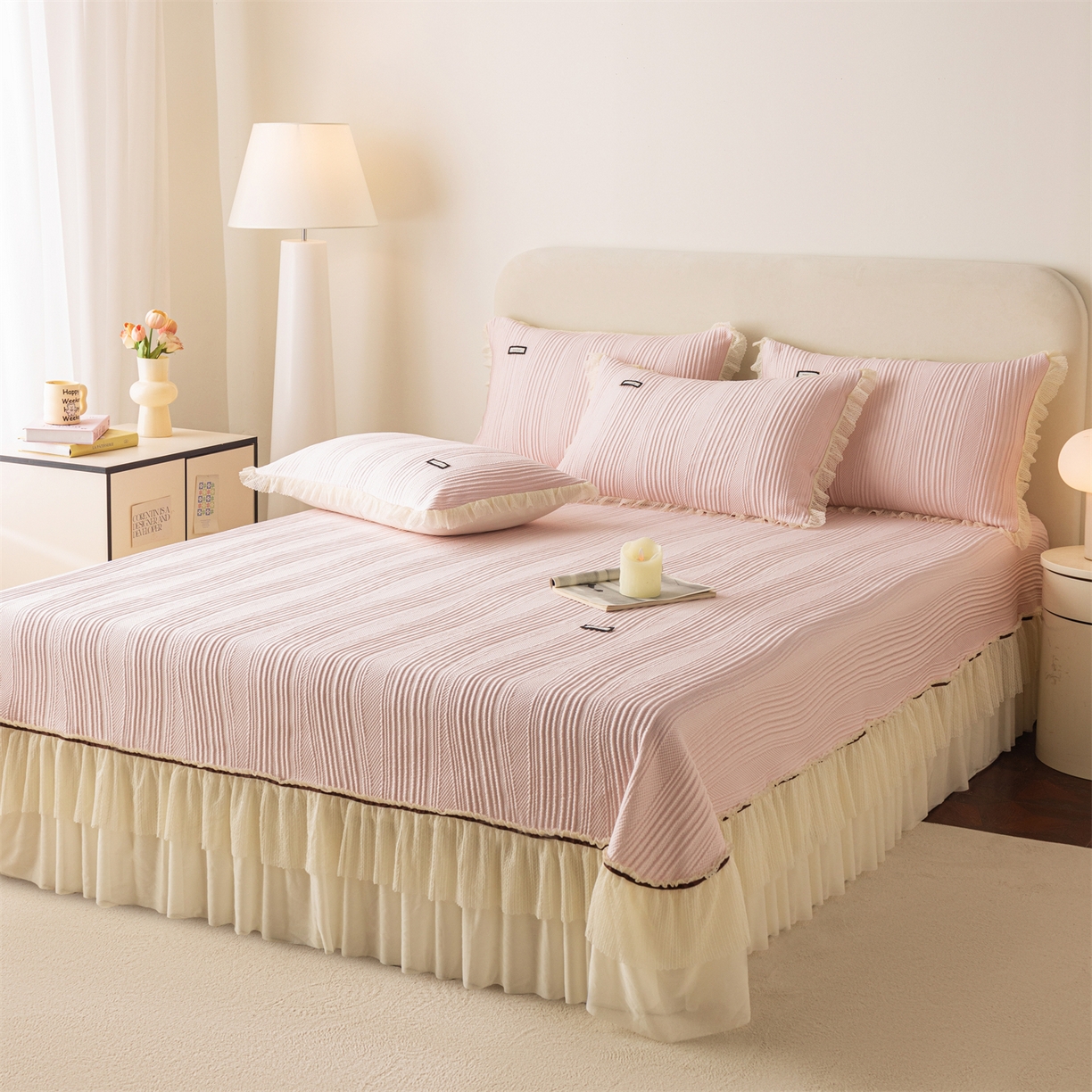 91家纺网 家纺一手货源 找家纺 赛丽雅 2026春夏新款480克A类PE聚乙烯提花冰豆豆凉感床裙款凉席三件套席子空调软席 小蛮腰-粉