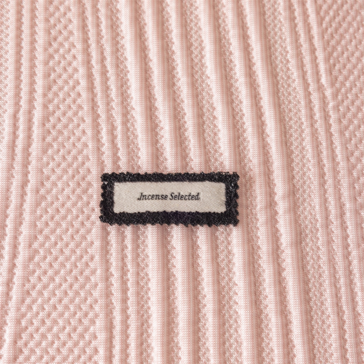 91家纺网 家纺一手货源 找家纺 赛丽雅 2026春夏新款480克A类PE聚乙烯提花冰豆豆凉感床裙款凉席三件套席子空调软席 小蛮腰-粉