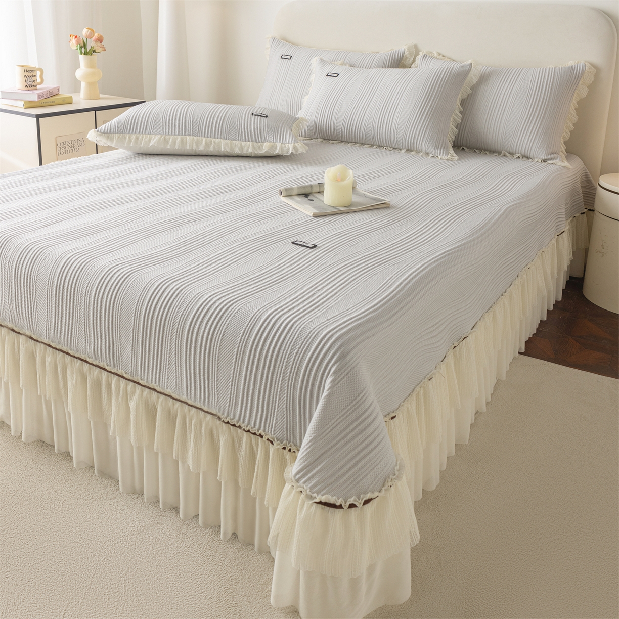 91家纺网 家纺一手货源 找家纺 赛丽雅 2026春夏新款480克A类PE聚乙烯提花冰豆豆凉感床裙款凉席三件套席子空调软席 小蛮腰-灰