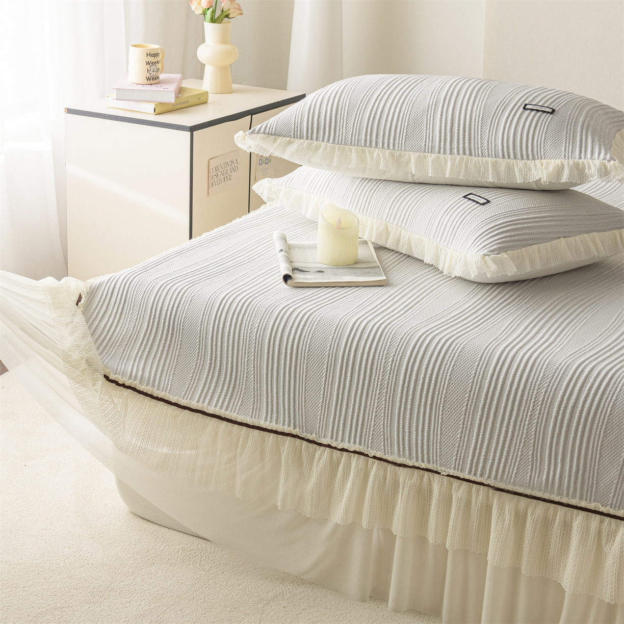 91家纺网 家纺一手货源 找家纺 赛丽雅 2026春夏新款480克A类PE聚乙烯提花冰豆豆凉感床裙款凉席三件套席子空调软席 小蛮腰-灰