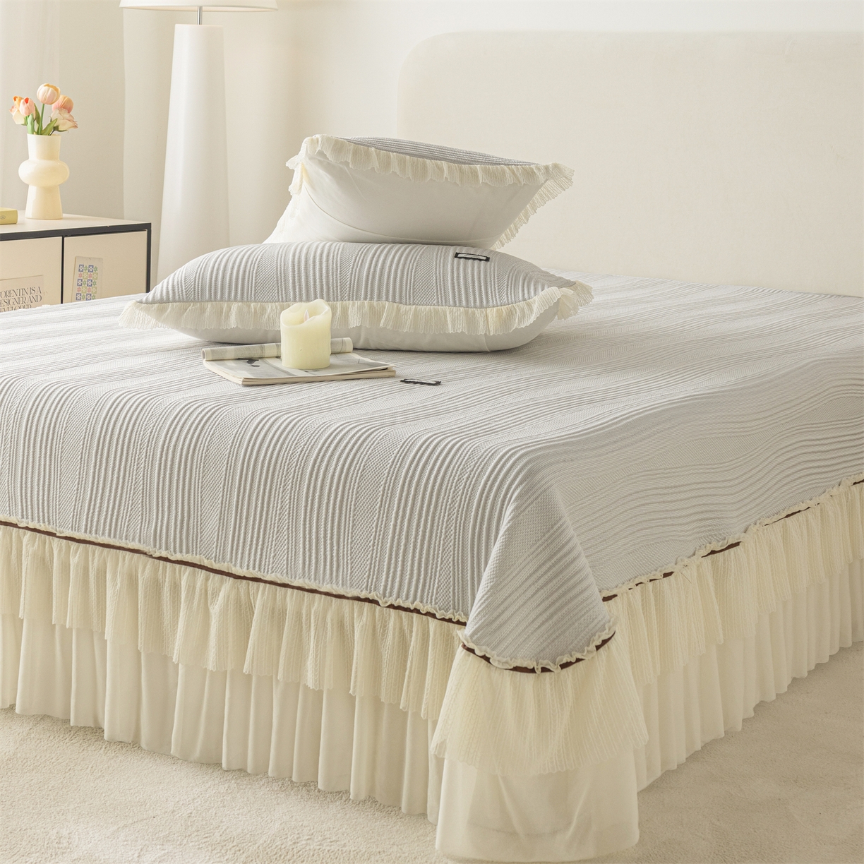 91家纺网 家纺一手货源 找家纺 赛丽雅 2026春夏新款480克A类PE聚乙烯提花冰豆豆凉感床裙款凉席三件套席子空调软席 小蛮腰-灰