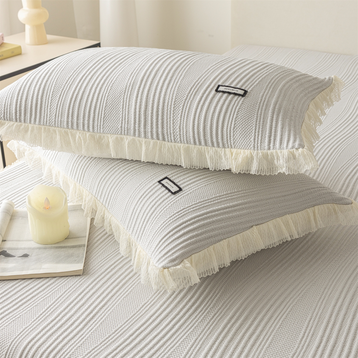 91家纺网 家纺一手货源 找家纺 赛丽雅 2026春夏新款480克A类PE聚乙烯提花冰豆豆凉感床裙款凉席三件套席子空调软席 小蛮腰-灰