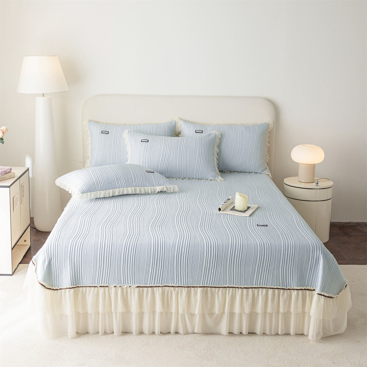 91家纺网 家纺一手货源 找家纺 赛丽雅 2026春夏新款480克A类PE聚乙烯提花冰豆豆凉感床裙款凉席三件套席子空调软席 小蛮腰-蓝