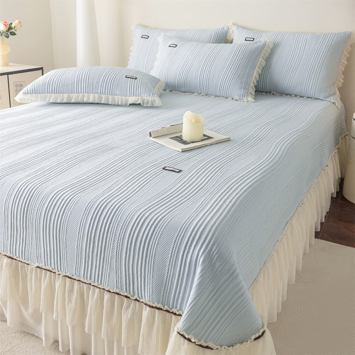 91家纺网 家纺一手货源 找家纺 赛丽雅 2026春夏新款480克A类PE聚乙烯提花冰豆豆凉感床裙款凉席三件套席子空调软席 小蛮腰-蓝